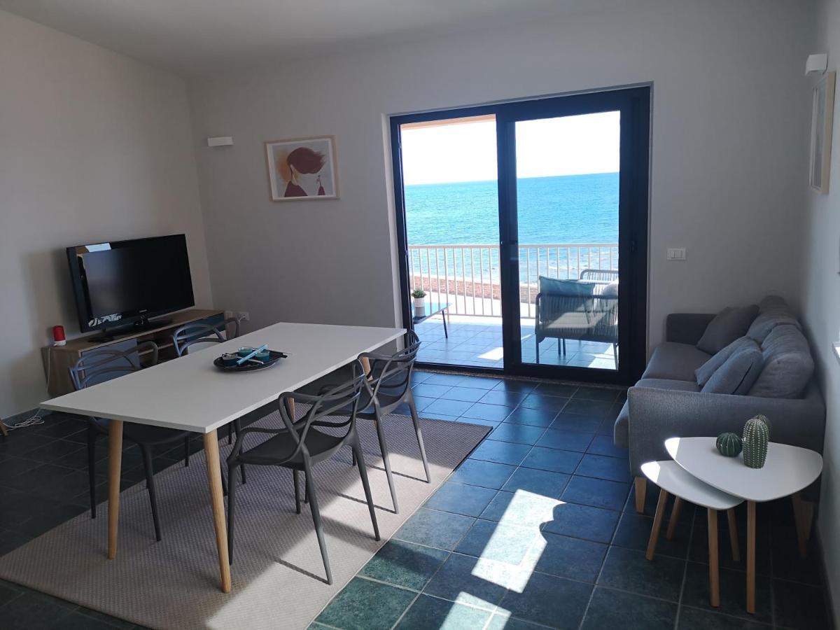 Casa Con Terrazza Fronte Mare Santa Lucia (Sardinia)